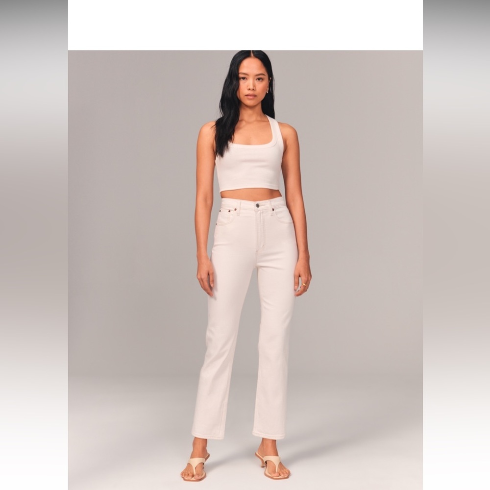 A&F Curve Love Ultra High Rise Ankle Straight Jean